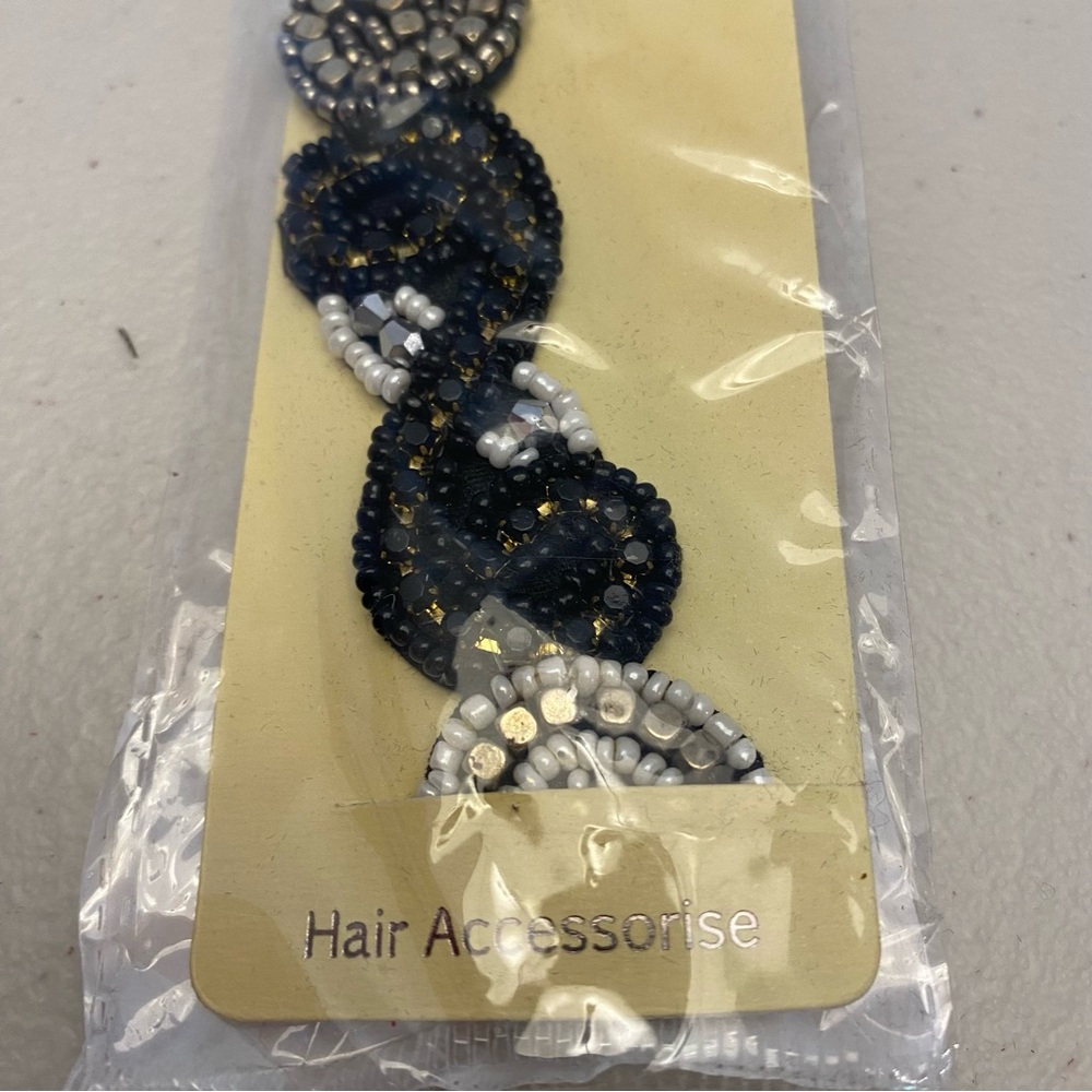 Beautiful beaded headband. OS NWT Black Silver pearl & gold